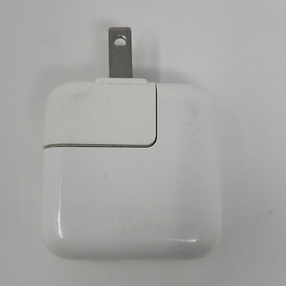 12 Watt 2.4 AMP Wall Charger for iPad for full size iPads 2,3,4, or 5 plus Air 1